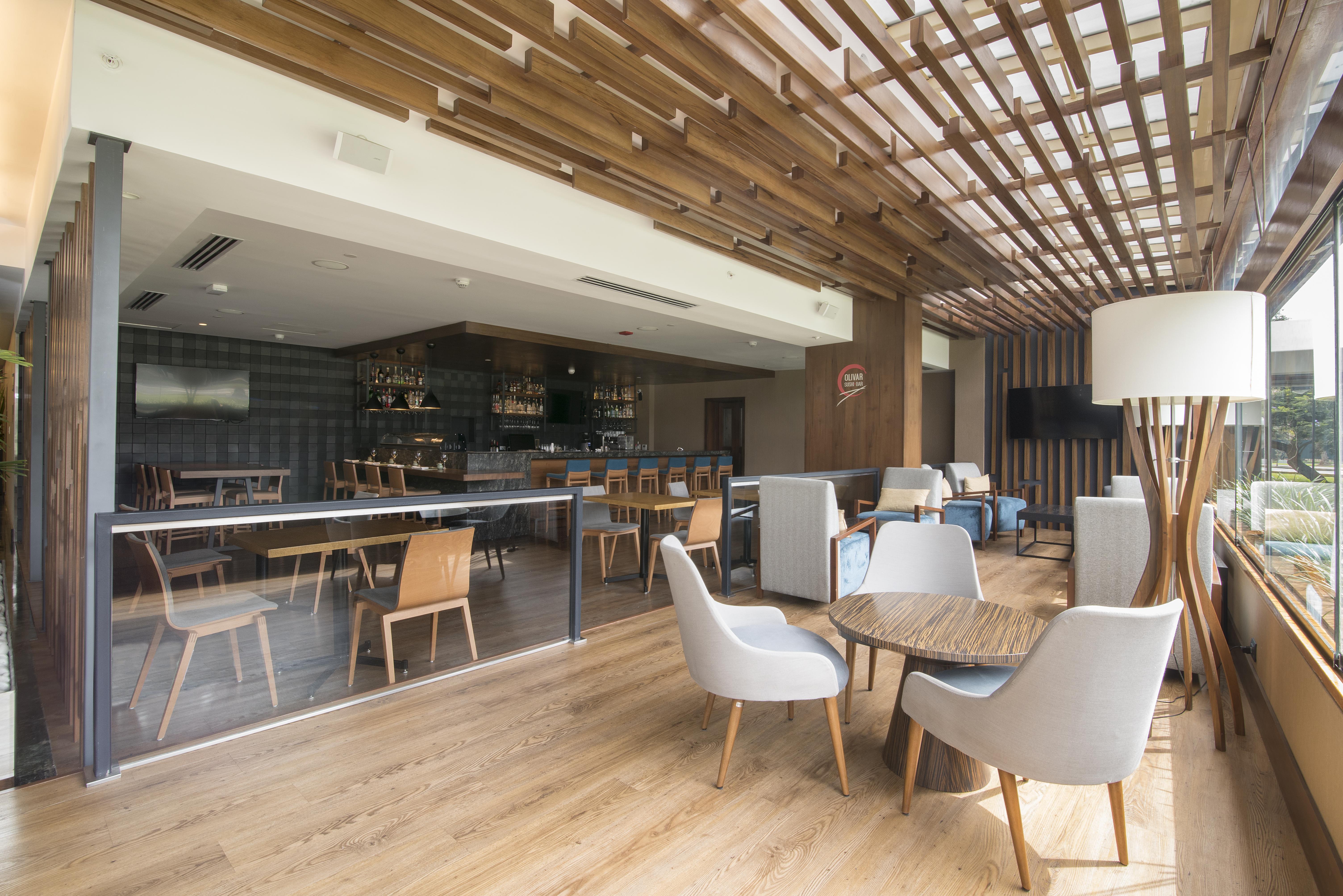 Sonesta Hotel El Olivar Lima Luaran gambar The lounge at the airport