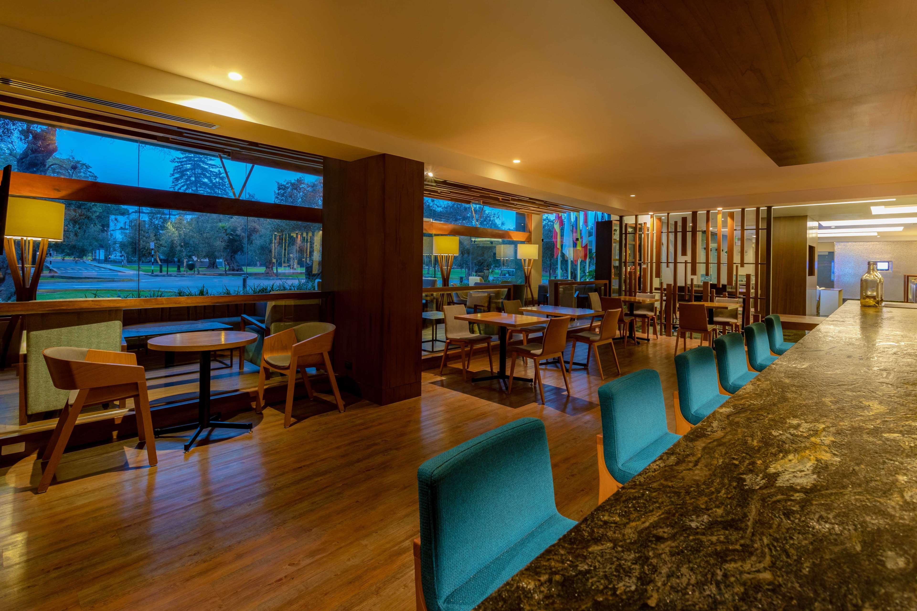 Sonesta Hotel El Olivar Lima Luaran gambar The Bar